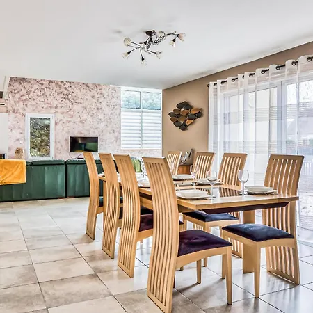 Pet Friendly In With Wifi Vakantiehuis